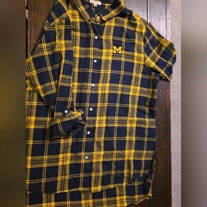 UM Michigan Stylish Plaid Button Down Shirt in Navy and Yellow